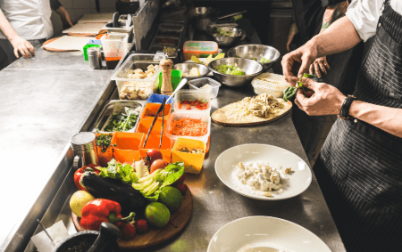 Product specifications and smart purchasing management in professional kitchens